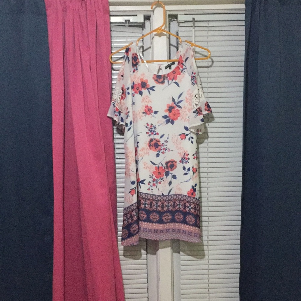 A White flowery dress         -sequin hearts girls